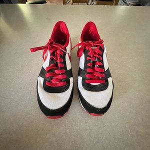 Women’s size 8 Nike